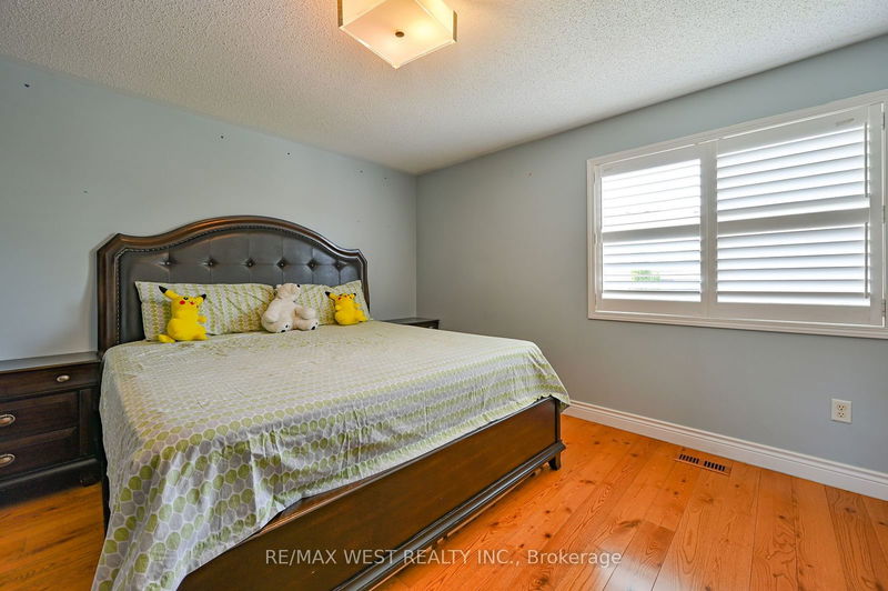 20 Crocker Dr  Brampton, L6P 1M7 | Image 21