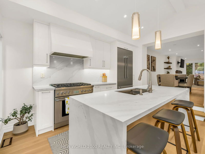 32 Edwalter Ave  Toronto, M8Y 1Z3 | Image 11