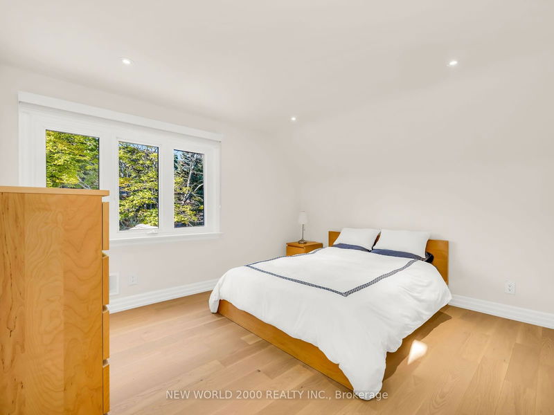 32 Edwalter Ave  Toronto, M8Y 1Z3 | Image 20