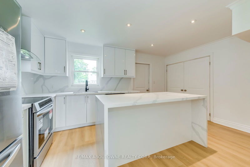 2055 Leighland Rd  Burlington, L7R 3S9 | Image 11