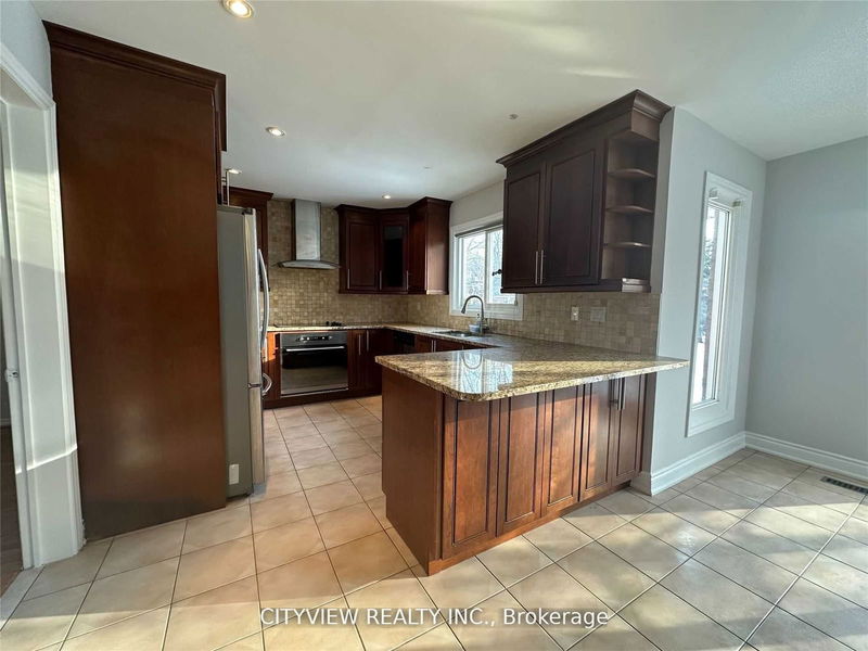 4448 Idlewilde Cres  Mississauga, L5M 4E3 | Image 12