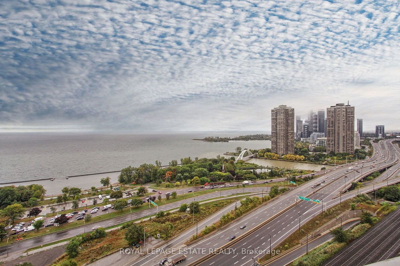  2304 - 103 The Queensway Ave  Toronto, M6S 5B3 | Image 31