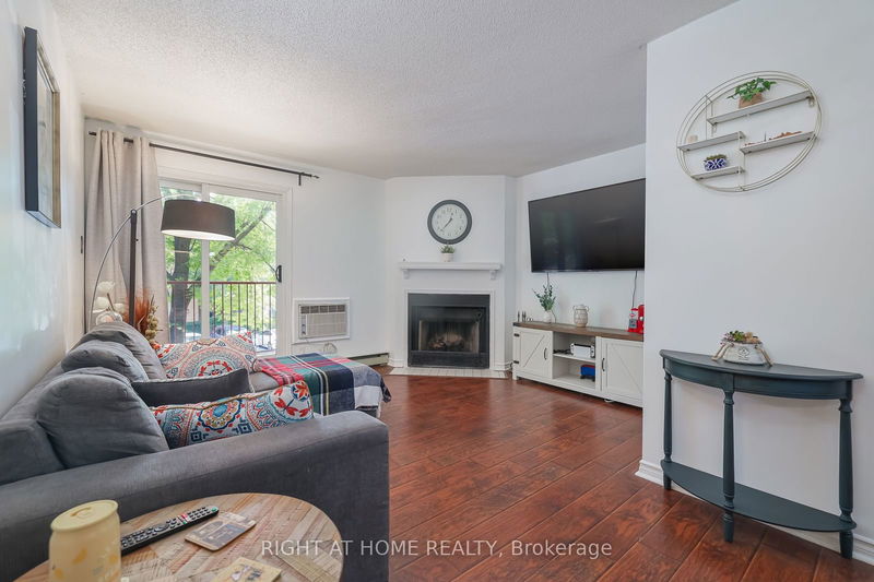  922 - 1506 Pilgrims Way  Oakville, L6M 3H1 | Image 4