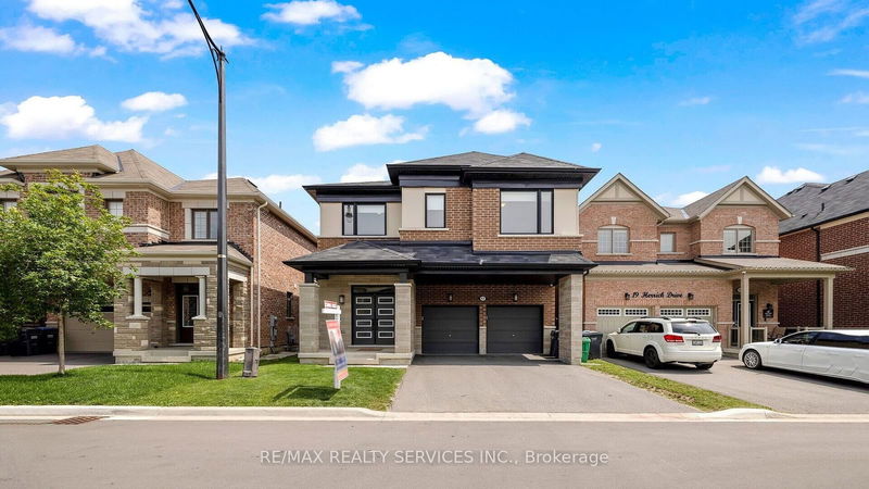 17 Herrick Dr N Brampton, L7A 5G2 | Image 1