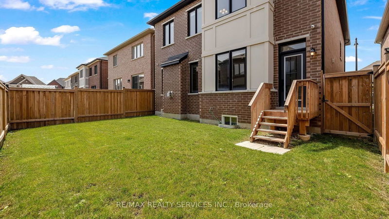 17 Herrick Dr N Brampton, L7A 5G2 | Image 38