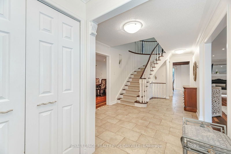 2128 Wincanton Cres  Mississauga, L5M 3E1 | Image 5