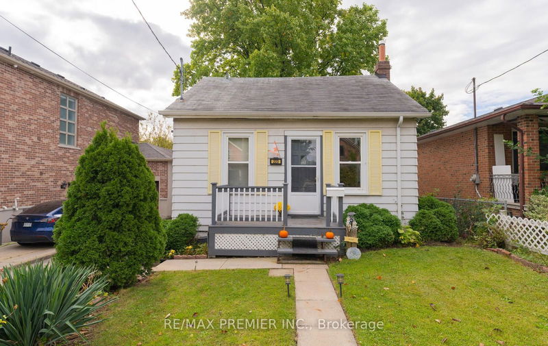 223 John St  Toronto, M9N 1K1 | Image 1