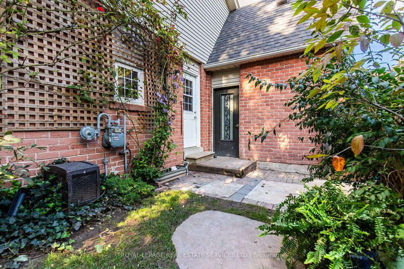 108 Chalmers St  Oakville, L6L 5P4 | Image 38