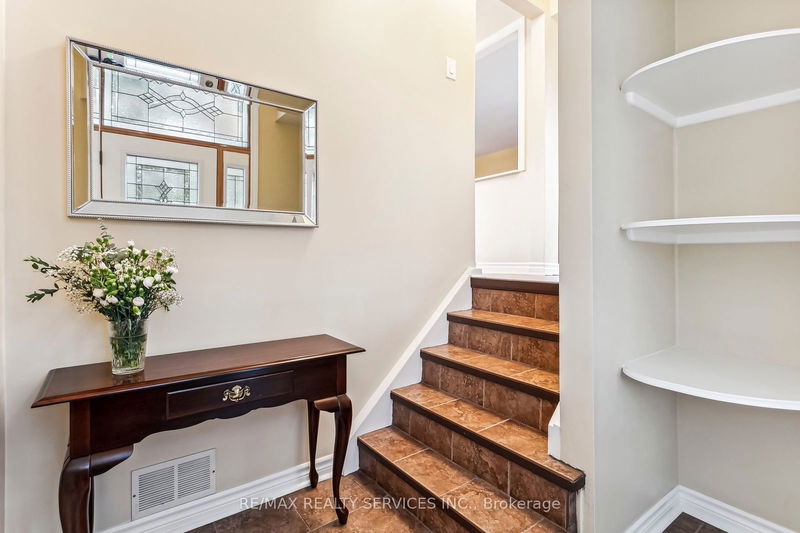 59 Lionshead Lookout   Brampton, L6S 3X3 | Image 3