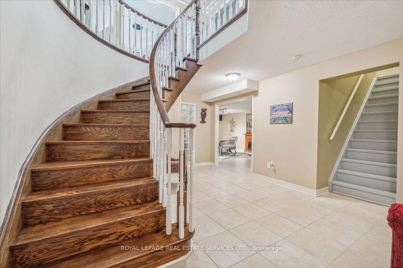 2794 Rainbow Cres  Mississauga, L5L 5W1 | Image 31