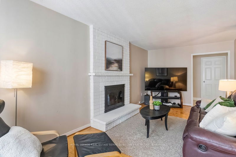 1266 Dexter Cres  Mississauga, L5G 4R7 | Image 12