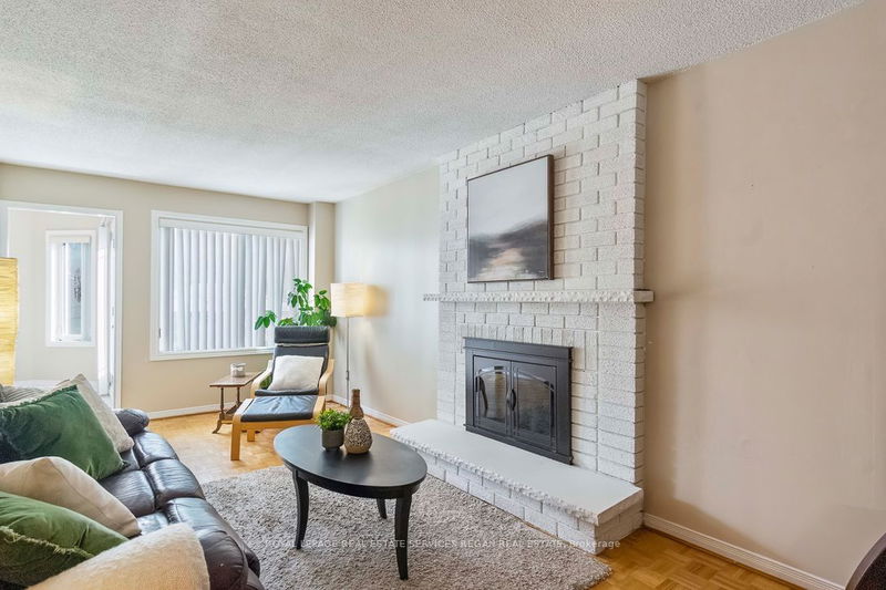 1266 Dexter Cres  Mississauga, L5G 4R7 | Image 13