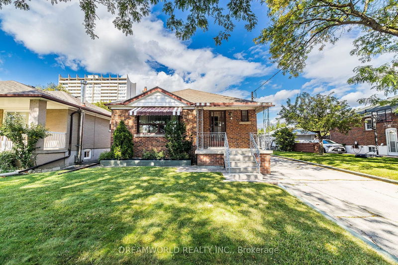 4 Nagel Rd  Toronto, M3M 1X8 | Image 1