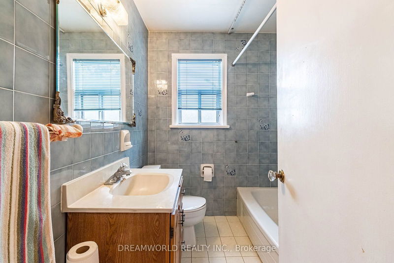 4 Nagel Rd  Toronto, M3M 1X8 | Image 16