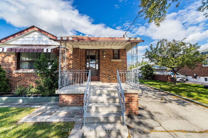 4 Nagel Rd  Toronto, M3M 1X8 | Image 2