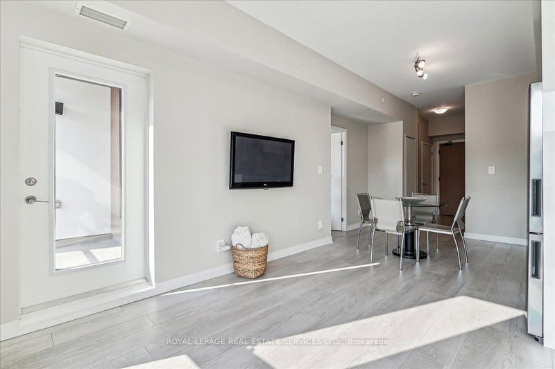  202 - 1440 Clarriage Crt  Milton, L9T 2X5 | Image 5