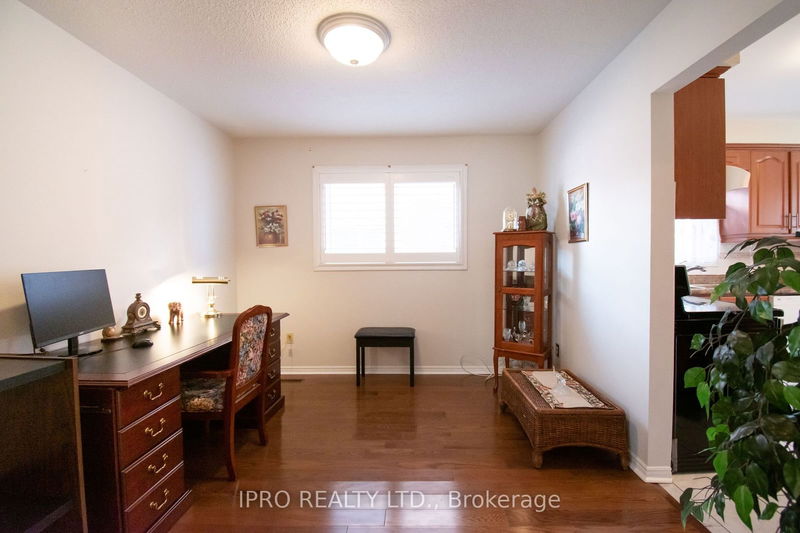 646 Bookham Cres  Mississauga, L4Z 1T9 | Image 14