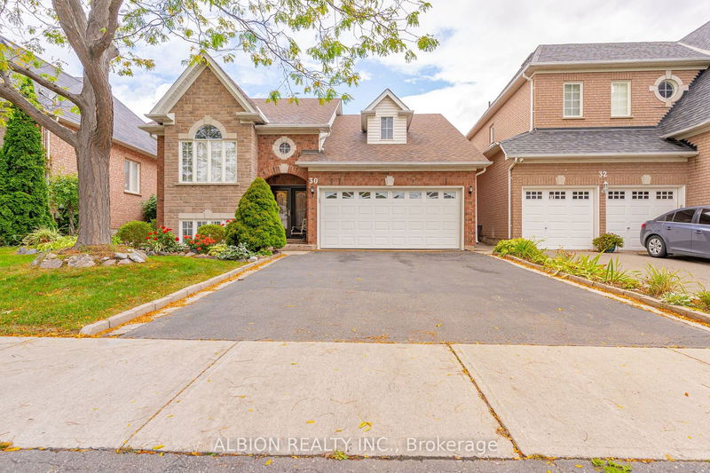 30 Rushbrook Dr  Brampton, L6P 1E4 | Image 1