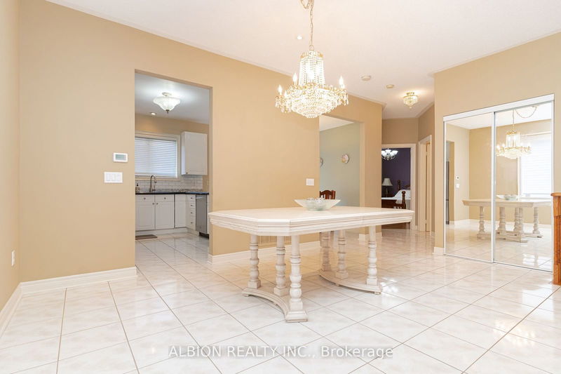 30 Rushbrook Dr  Brampton, L6P 1E4 | Image 12