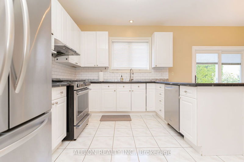 30 Rushbrook Dr  Brampton, L6P 1E4 | Image 14