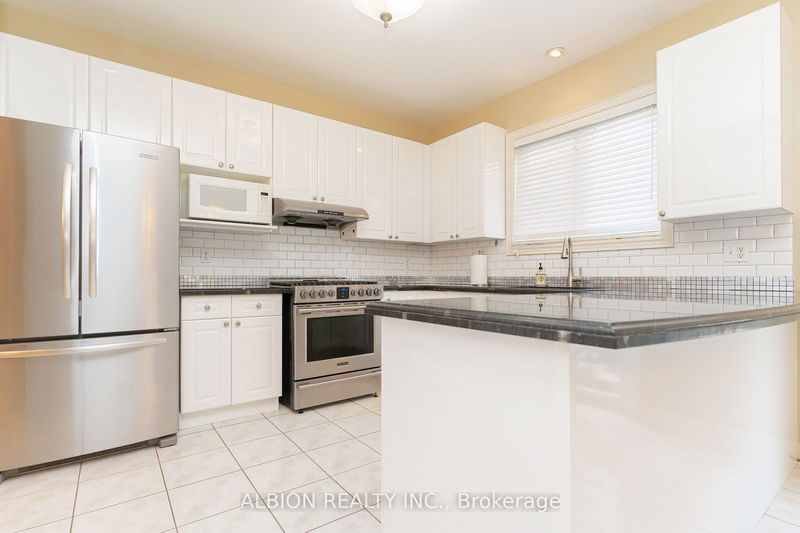 30 Rushbrook Dr  Brampton, L6P 1E4 | Image 15