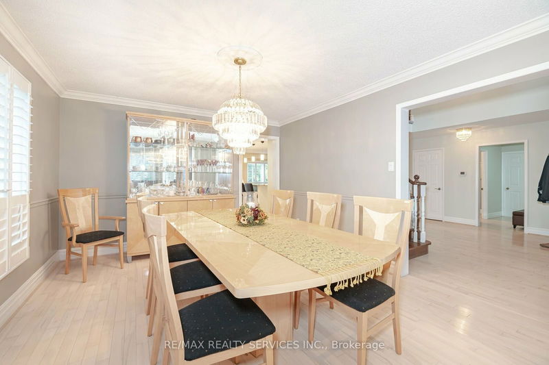 34 Casper Cres  Brampton, L6W 4N2 | Image 10