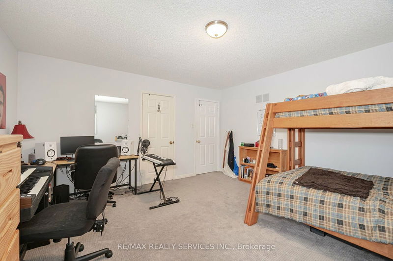 34 Casper Cres  Brampton, L6W 4N2 | Image 31