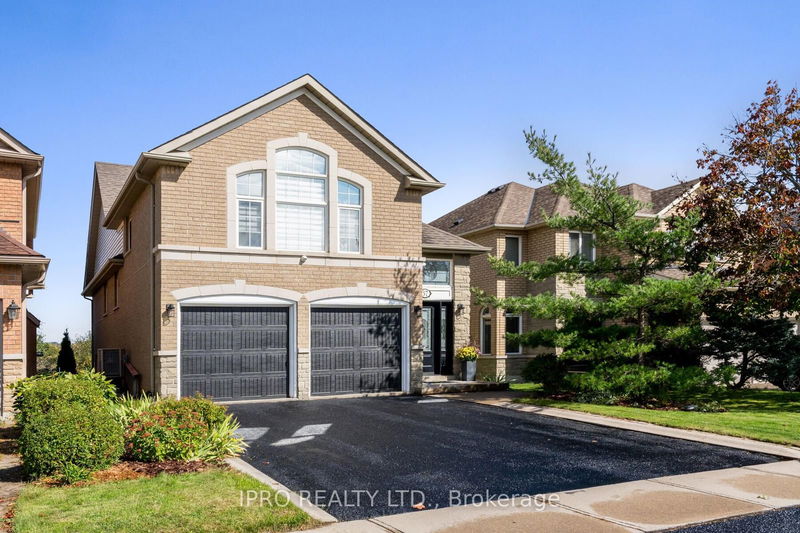 37 Summer Valley Dr  Brampton, L6Z 4V3 | Image 1