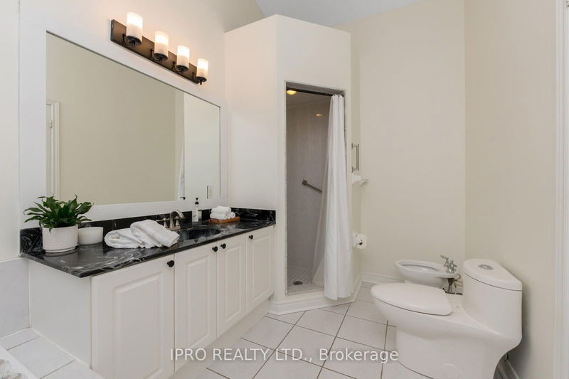 37 Summer Valley Dr  Brampton, L6Z 4V3 | Image 20