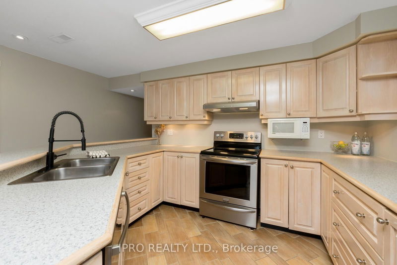 37 Summer Valley Dr  Brampton, L6Z 4V3 | Image 27