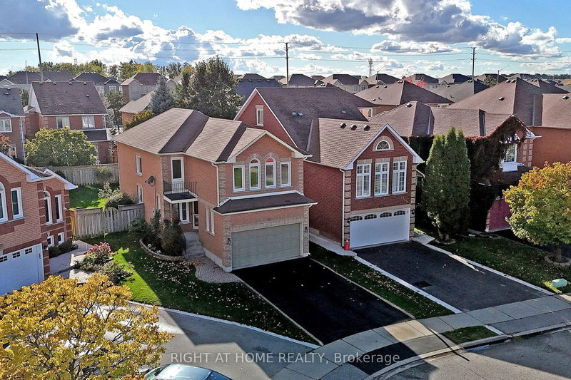 117 Lent Cres  Brampton, L6Y 5E6 | Image 1