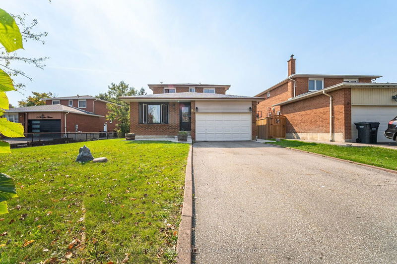 83 Fairglen Ave  Brampton, L6X 1K7 | Image 1