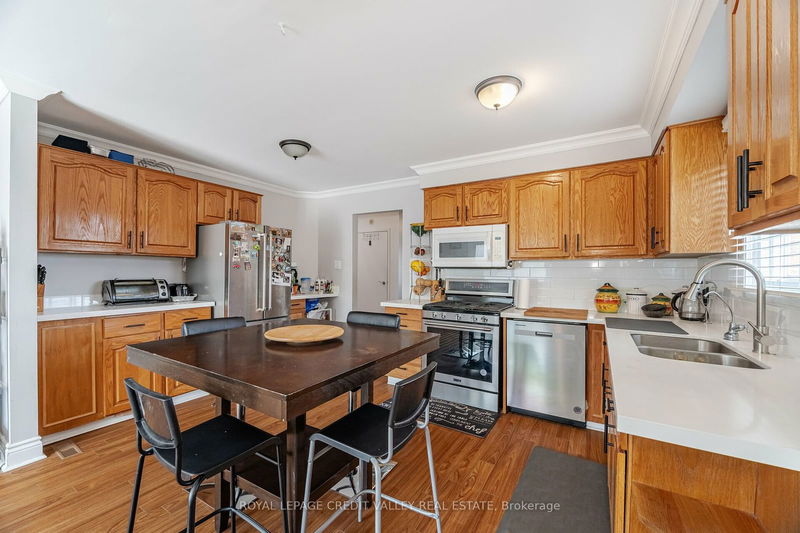 83 Fairglen Ave  Brampton, L6X 1K7 | Image 11