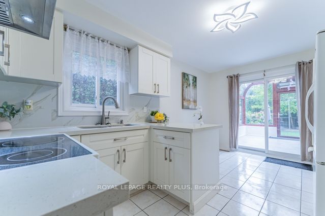 5713 Turney Dr  Mississauga, L5M 2P7 | Image 15