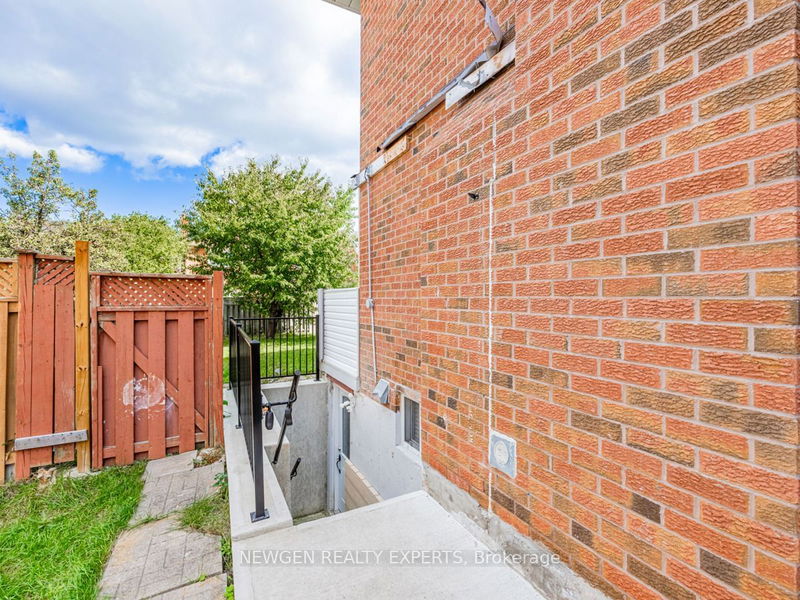 109 Mountainash Rd  Brampton, L6R 1H7 | Image 30