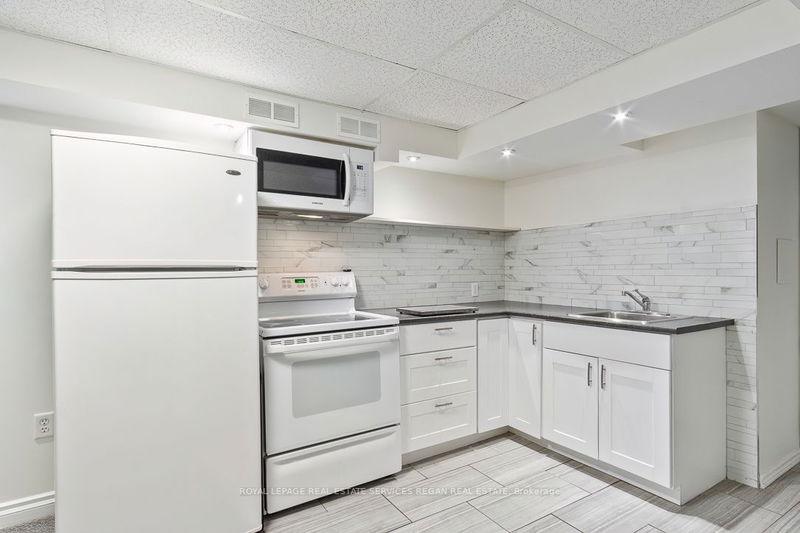 1375 Boulder Creek Cres  Mississauga, L5J 4N7 | Image 28