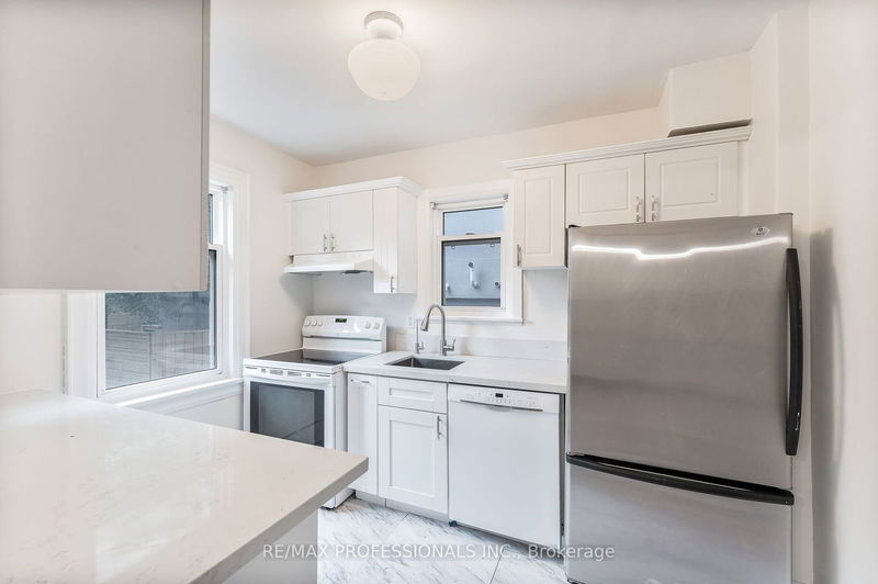 61 Methuen Ave  Toronto, M6S 1Z7 | Image 12