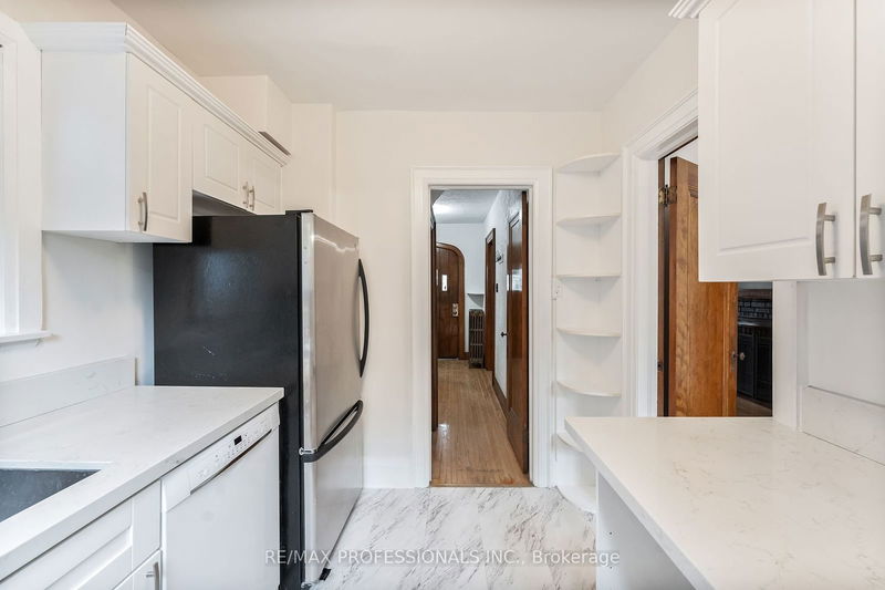 61 Methuen Ave  Toronto, M6S 1Z7 | Image 14