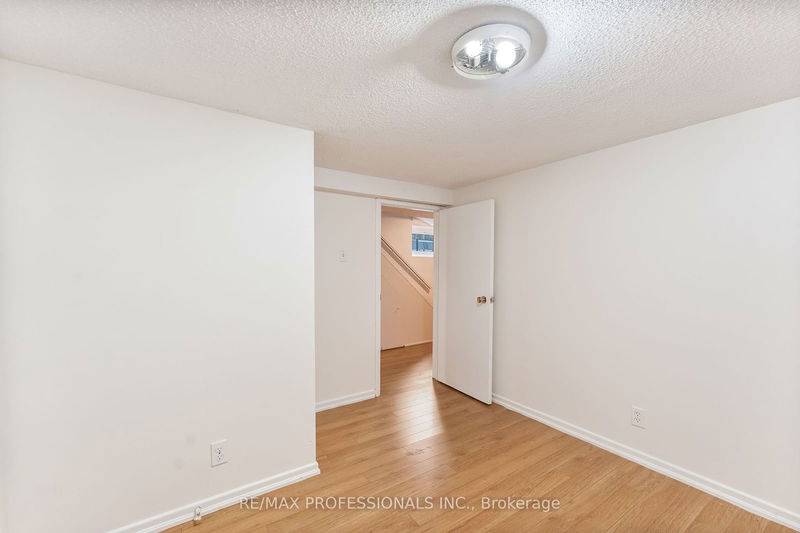 61 Methuen Ave  Toronto, M6S 1Z7 | Image 28