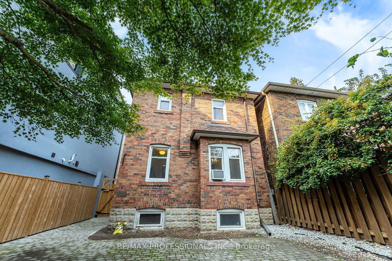 61 Methuen Ave  Toronto, M6S 1Z7 | Image 34