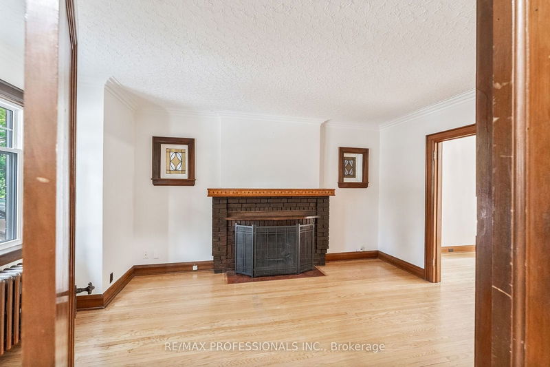 61 Methuen Ave  Toronto, M6S 1Z7 | Image 6