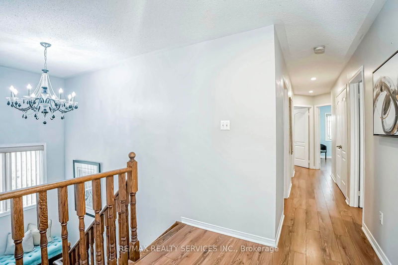 15 Roundstone Dr  Brampton, L6X 0K7 | Image 20