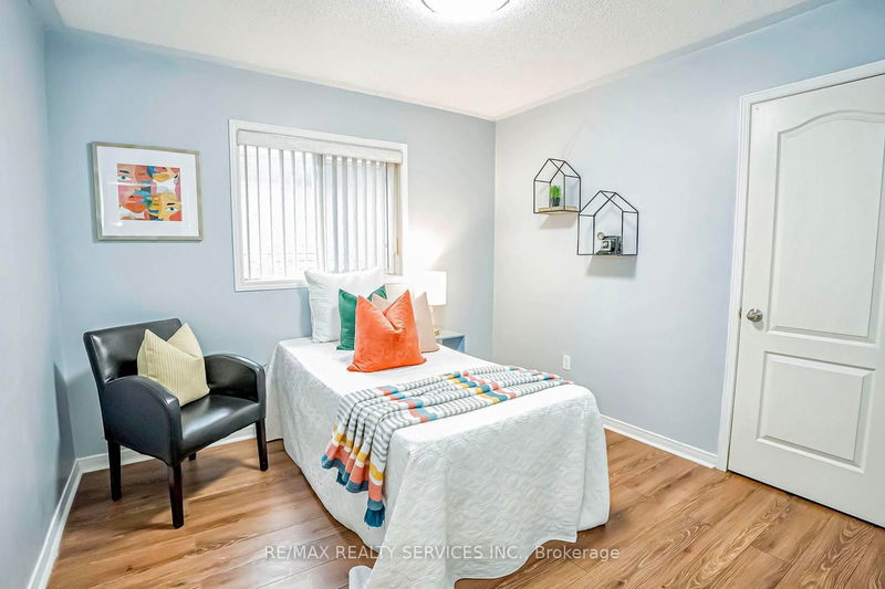 15 Roundstone Dr  Brampton, L6X 0K7 | Image 24