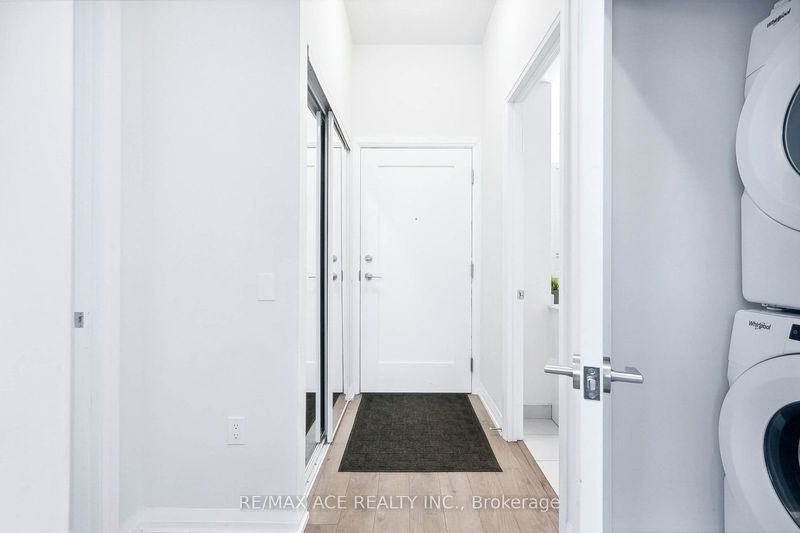  101 - 65 Watergarden Dr  Mississauga, L5R 0G9 | Image 7