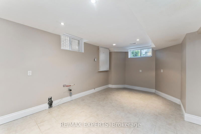 16 Windsor Rd  Toronto, M9R 3G1 | Image 32