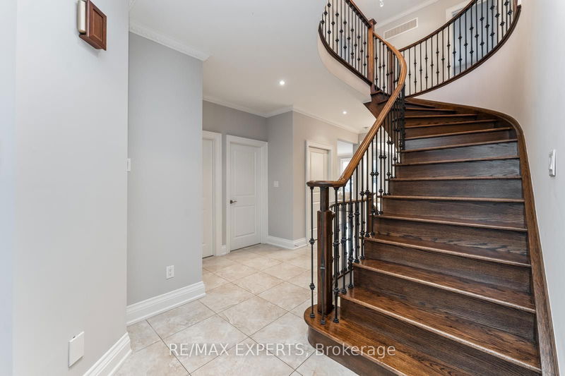 16 Windsor Rd  Toronto, M9R 3G1 | Image 5