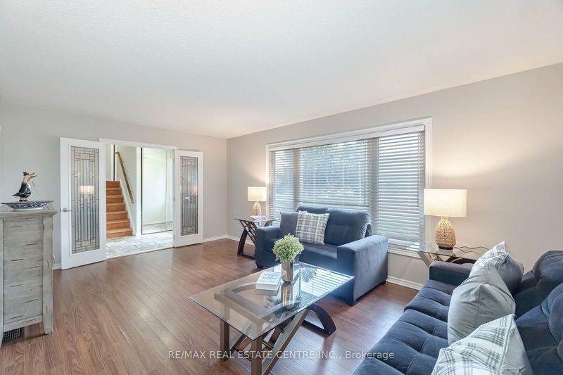 28 Jubilee Crt  Brampton, L6S 2H2 | Image 16