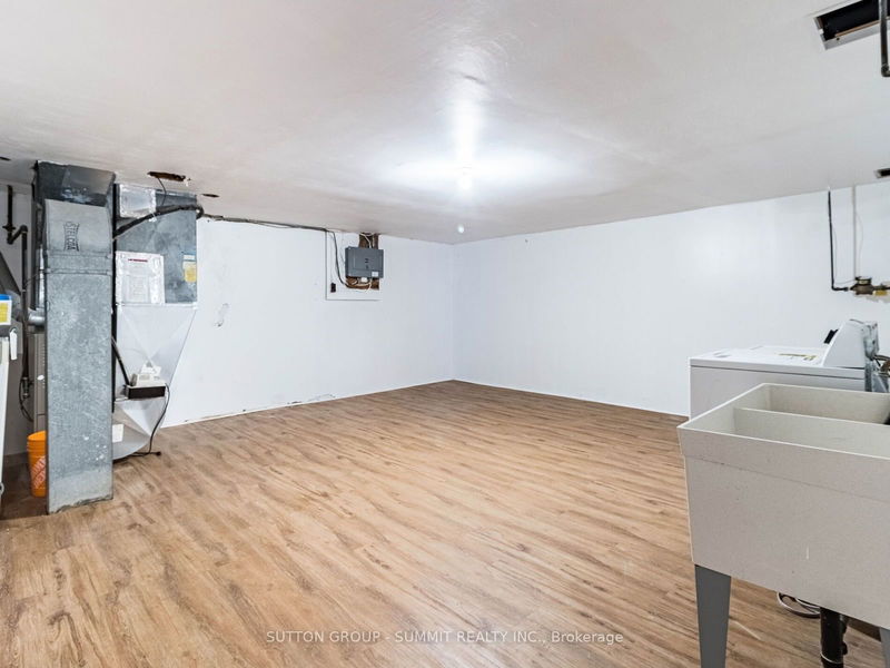 29 Stonegate Rd  Toronto, M8Y 1V8 | Image 26