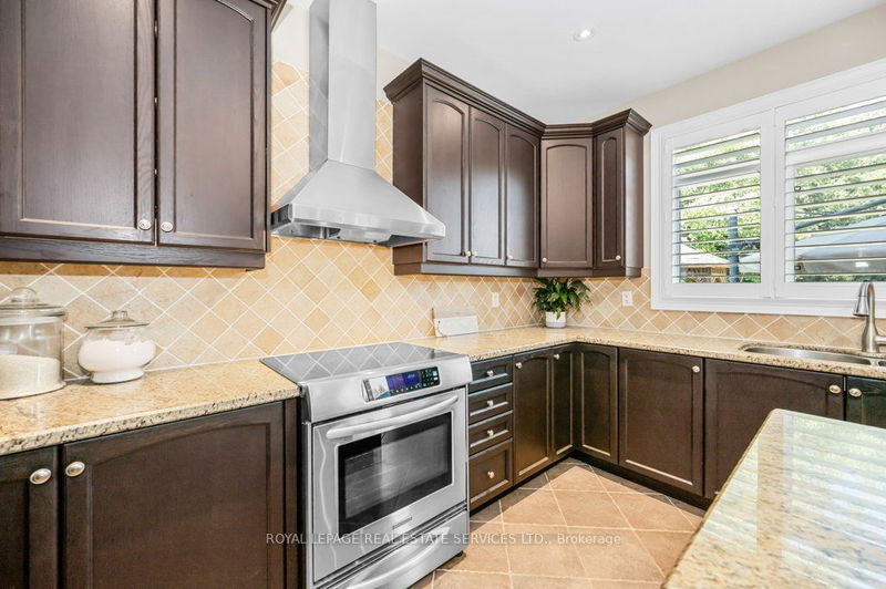 2148 Bingley Cres  Oakville, L6M 0E4 | Image 13