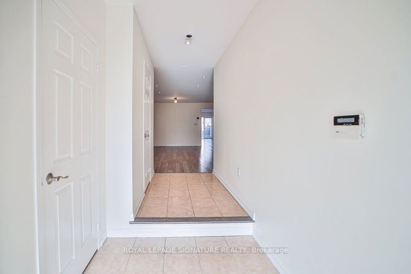 3875 Skyview St  Mississauga, L5M 8A1 | Image 4